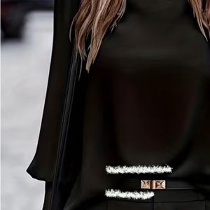 Button back single black blouse M